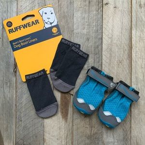 Ruffwear Grip Trex dog boots with 2 pairs of socks